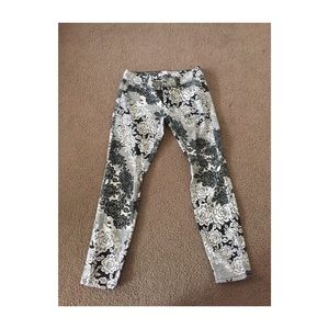 Candie’s Black&White Floral Skinny Jeans